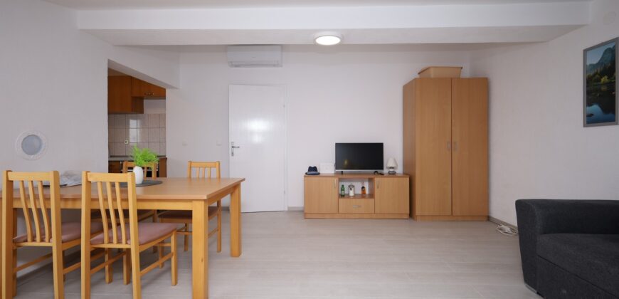 Apartment H7180-S8-Vodice